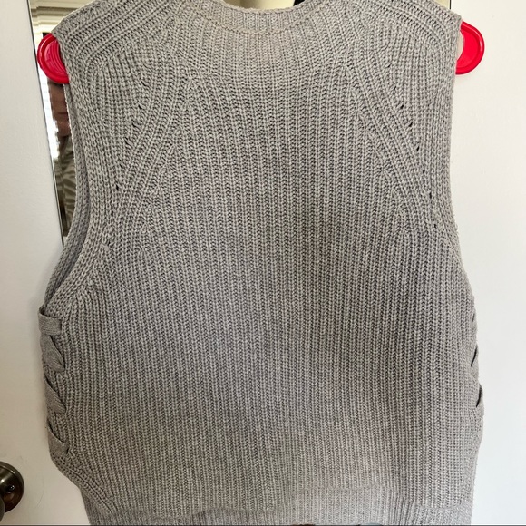Chunky Knit Muscle Shirt - Picture 3 of 6